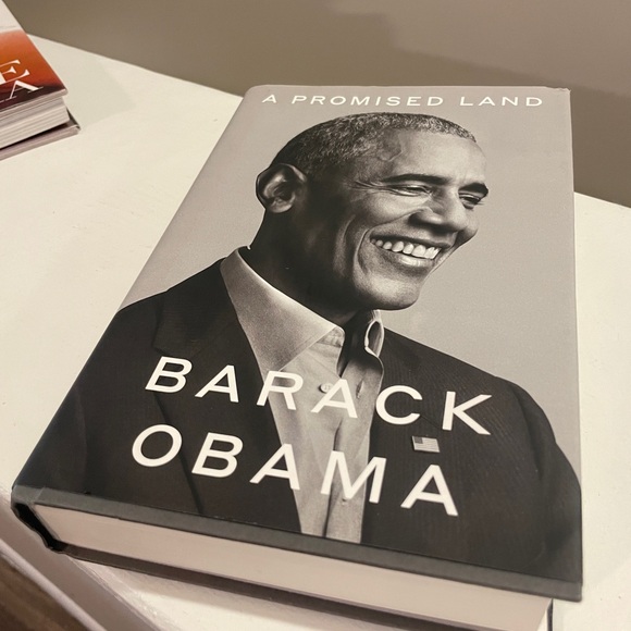 Obama First Edition Memoir Set Hardcover A Promised Land & Becoming - Picture 8 of 15